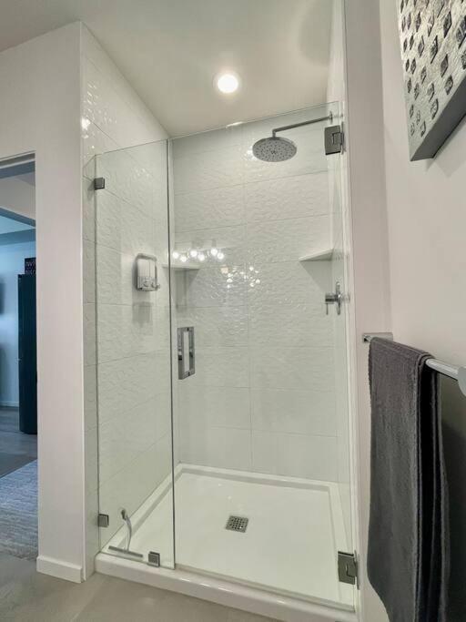 קלונה Beautiful Suite On Golf Course מראה חיצוני תמונה